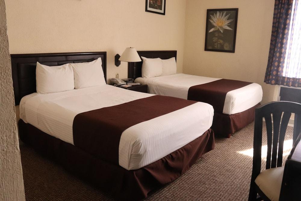 Hotel Santa Irene Γκουανταλαχάρα Εξωτερικό φωτογραφία