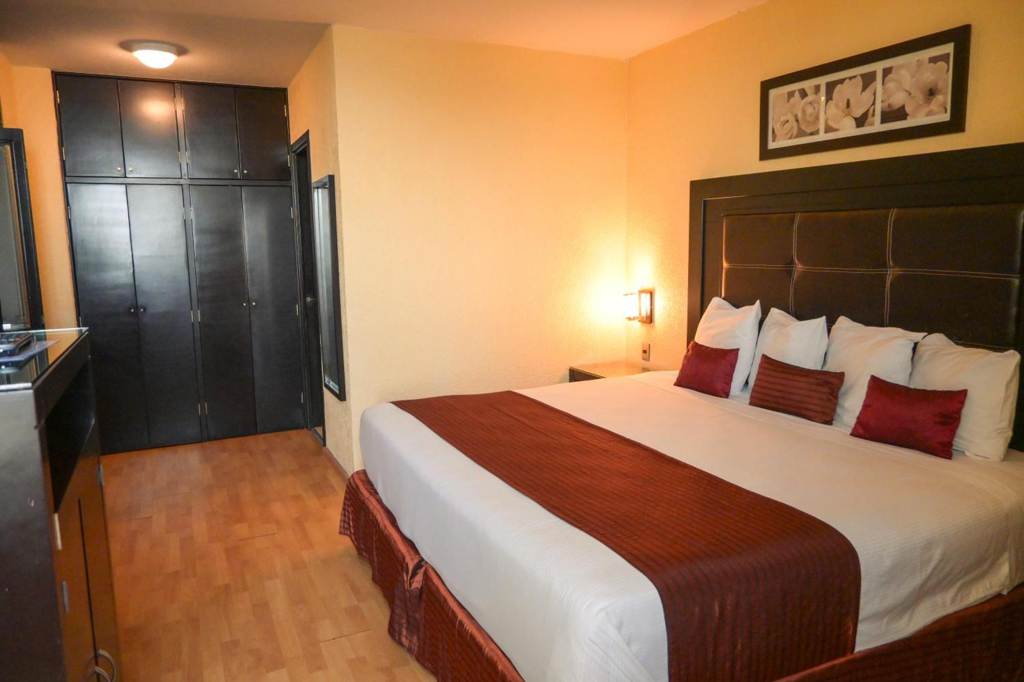 Hotel Santa Irene Γκουανταλαχάρα Εξωτερικό φωτογραφία