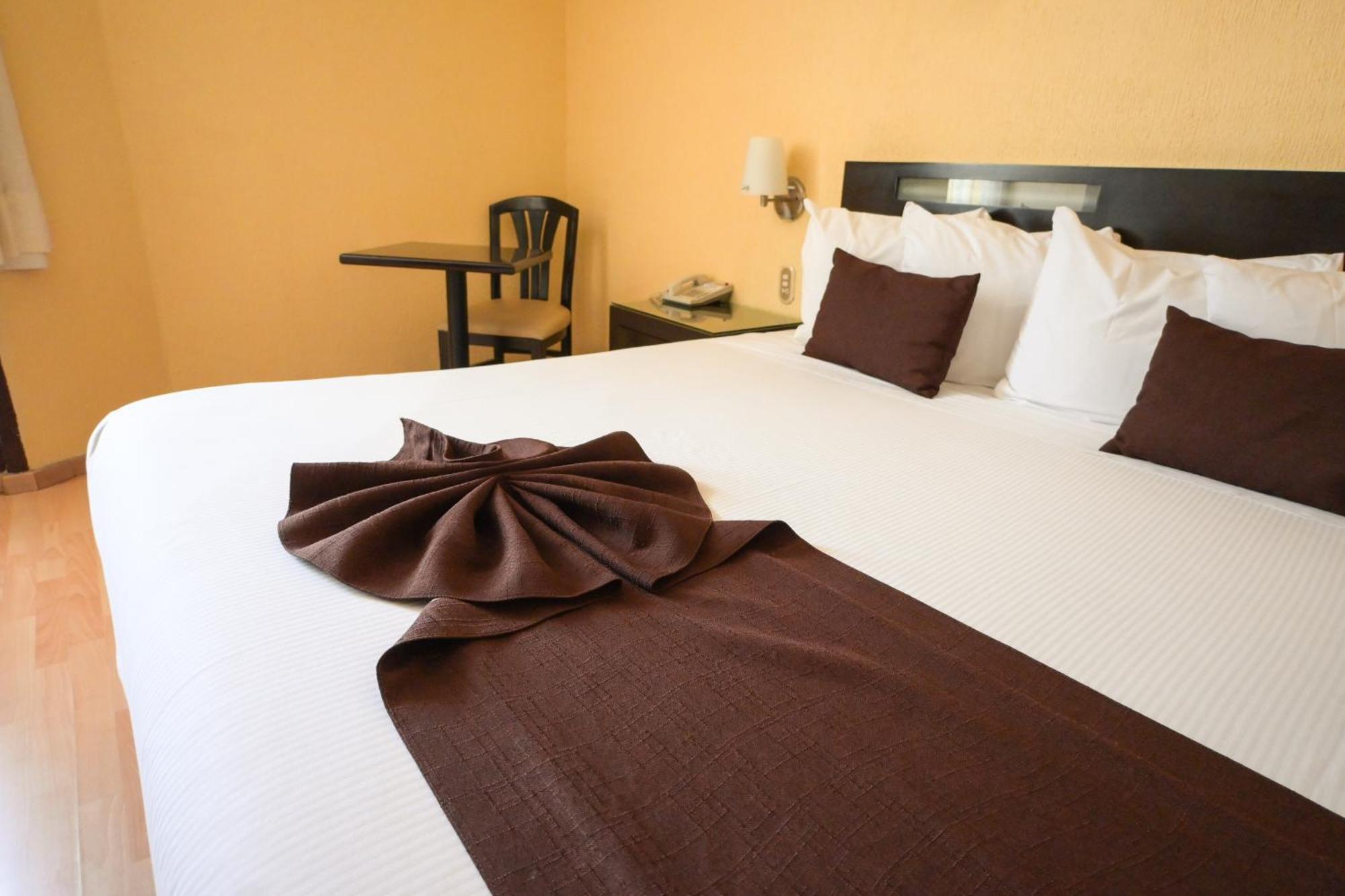 Hotel Santa Irene Γκουανταλαχάρα Εξωτερικό φωτογραφία
