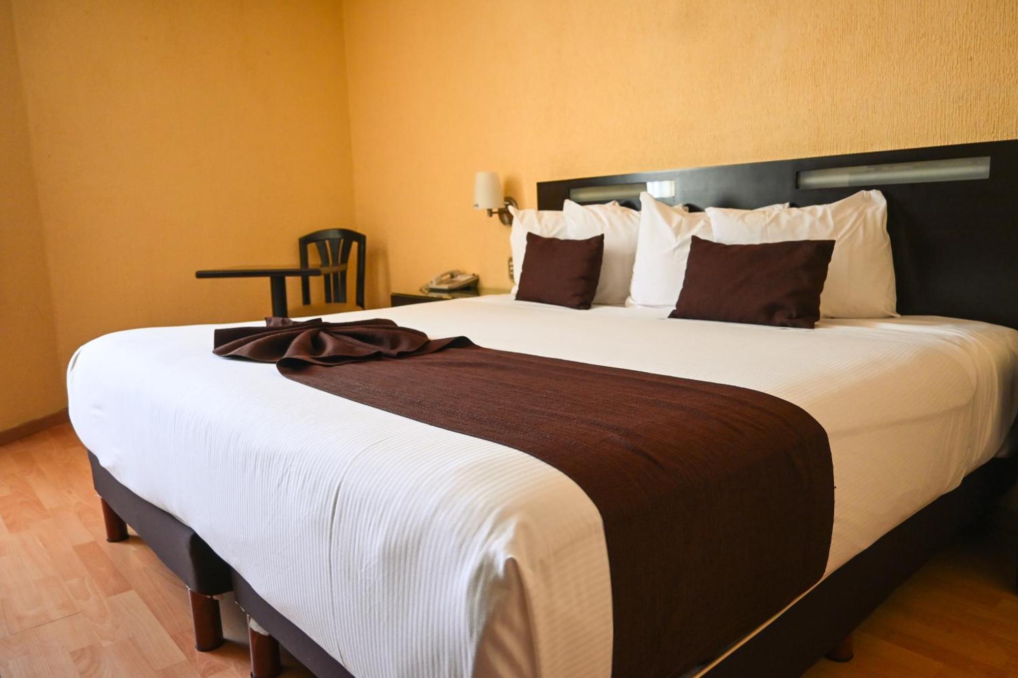 Hotel Santa Irene Γκουανταλαχάρα Εξωτερικό φωτογραφία