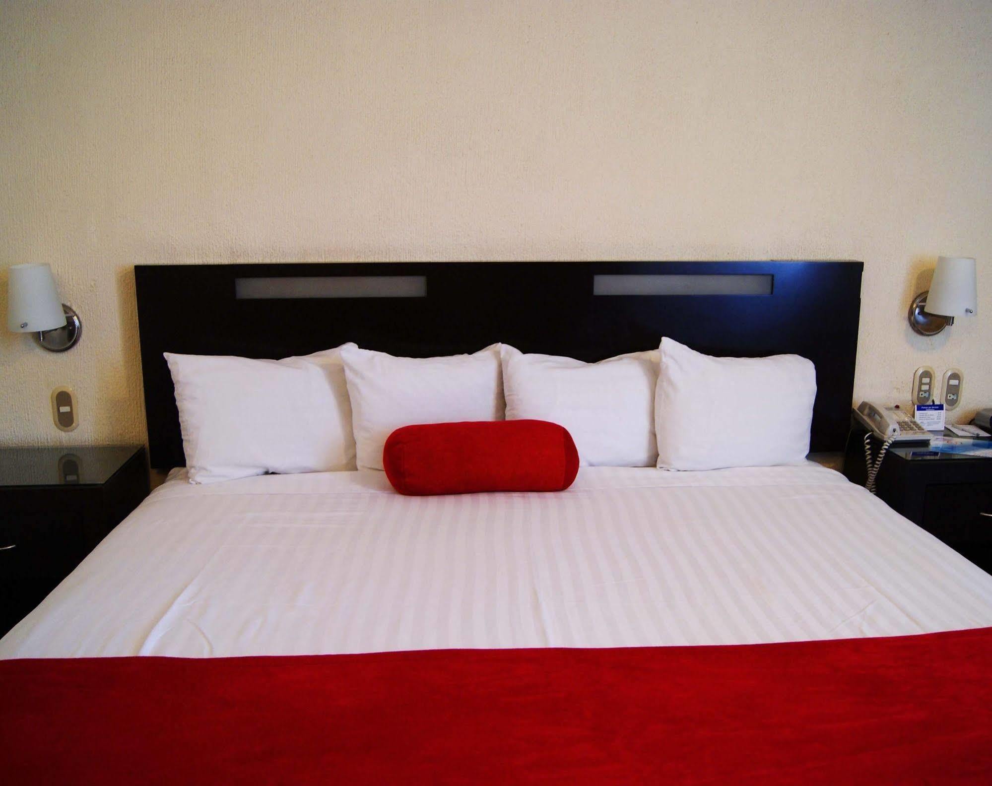 Hotel Santa Irene Γκουανταλαχάρα Εξωτερικό φωτογραφία