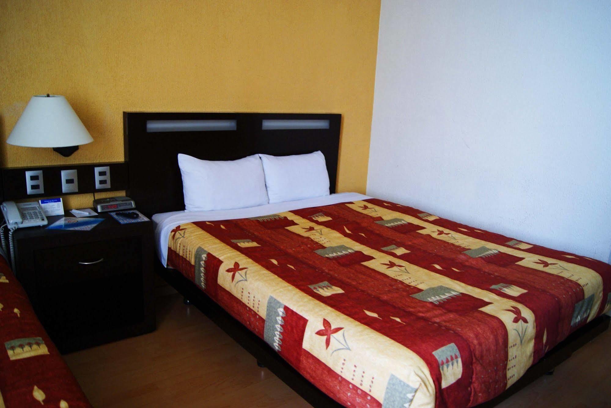 Hotel Santa Irene Γκουανταλαχάρα Εξωτερικό φωτογραφία
